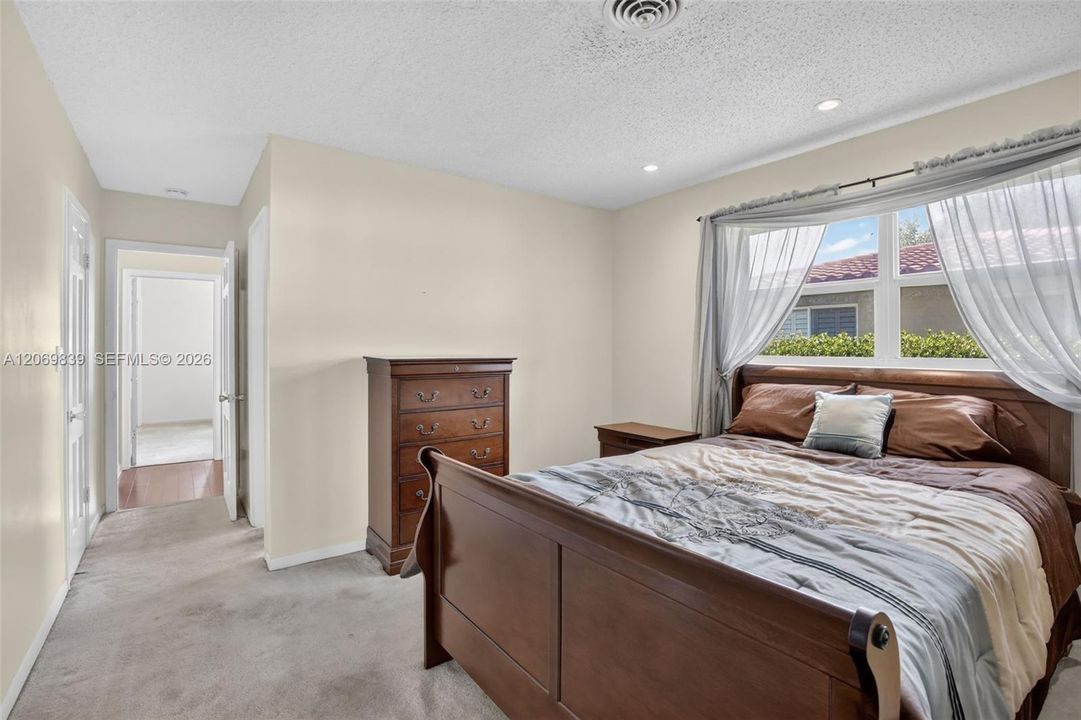 Active With Contract: $399,000 (2 beds, 2 baths, 1876 Square Feet)