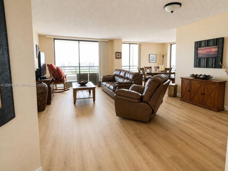 For Rent: $2,950 (2 beds, 2 baths, 1302 Square Feet)