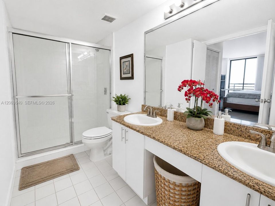 For Rent: $2,950 (2 beds, 2 baths, 1302 Square Feet)