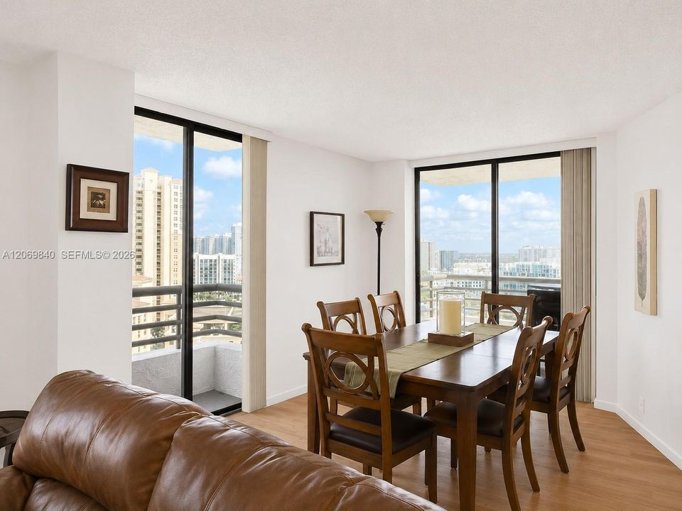 For Rent: $2,950 (2 beds, 2 baths, 1302 Square Feet)