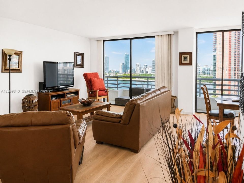 For Rent: $2,950 (2 beds, 2 baths, 1302 Square Feet)