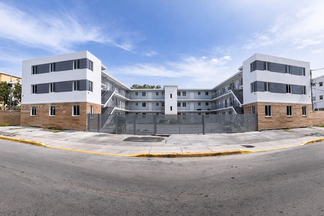 For Rent: $1,425 (0 beds, 1 baths, 0 Square Feet)