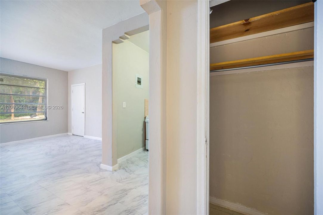 В аренду: $1,500 (0 спален, 1 ванн, 400 Квадратных фут)