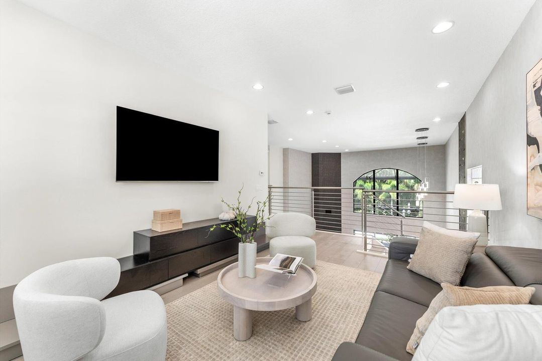 LOFT