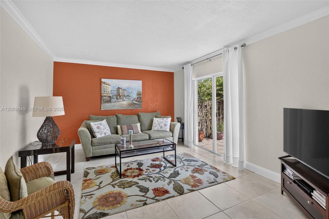 For Sale: $359,900 (3 beds, 2 baths, 1353 Square Feet)