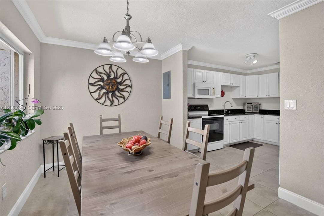 For Sale: $359,900 (3 beds, 2 baths, 1353 Square Feet)