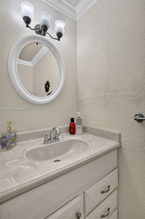 For Sale: $359,900 (3 beds, 2 baths, 1353 Square Feet)