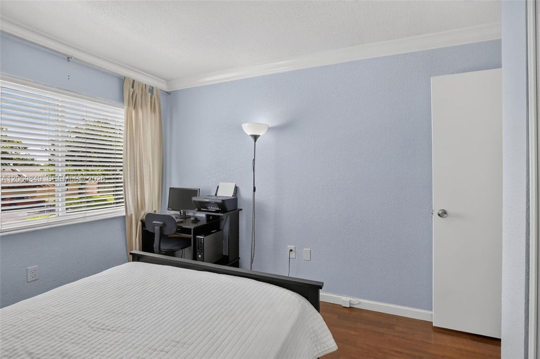 For Sale: $359,900 (3 beds, 2 baths, 1353 Square Feet)