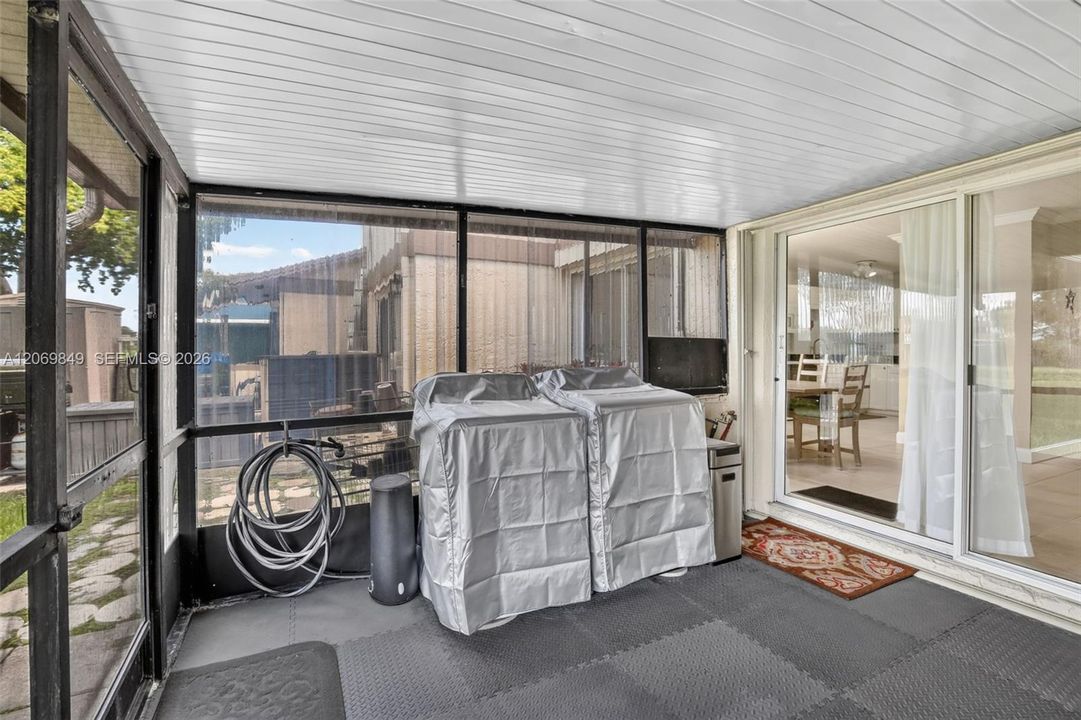 For Sale: $359,900 (3 beds, 2 baths, 1353 Square Feet)