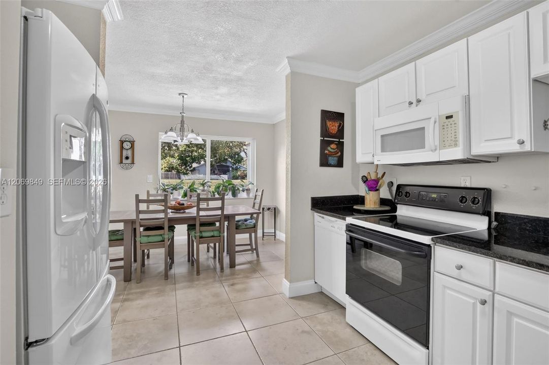 For Sale: $359,900 (3 beds, 2 baths, 1353 Square Feet)