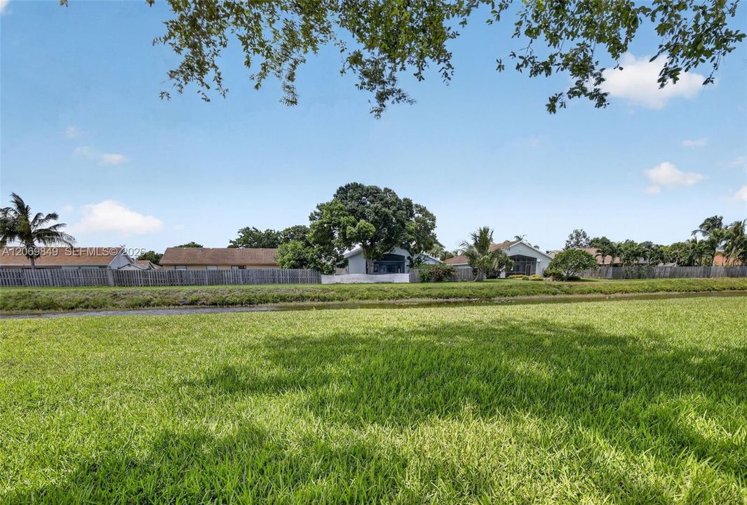 For Sale: $359,900 (3 beds, 2 baths, 1353 Square Feet)