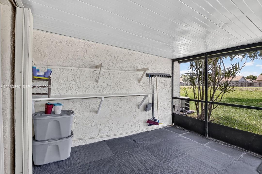 For Sale: $359,900 (3 beds, 2 baths, 1353 Square Feet)