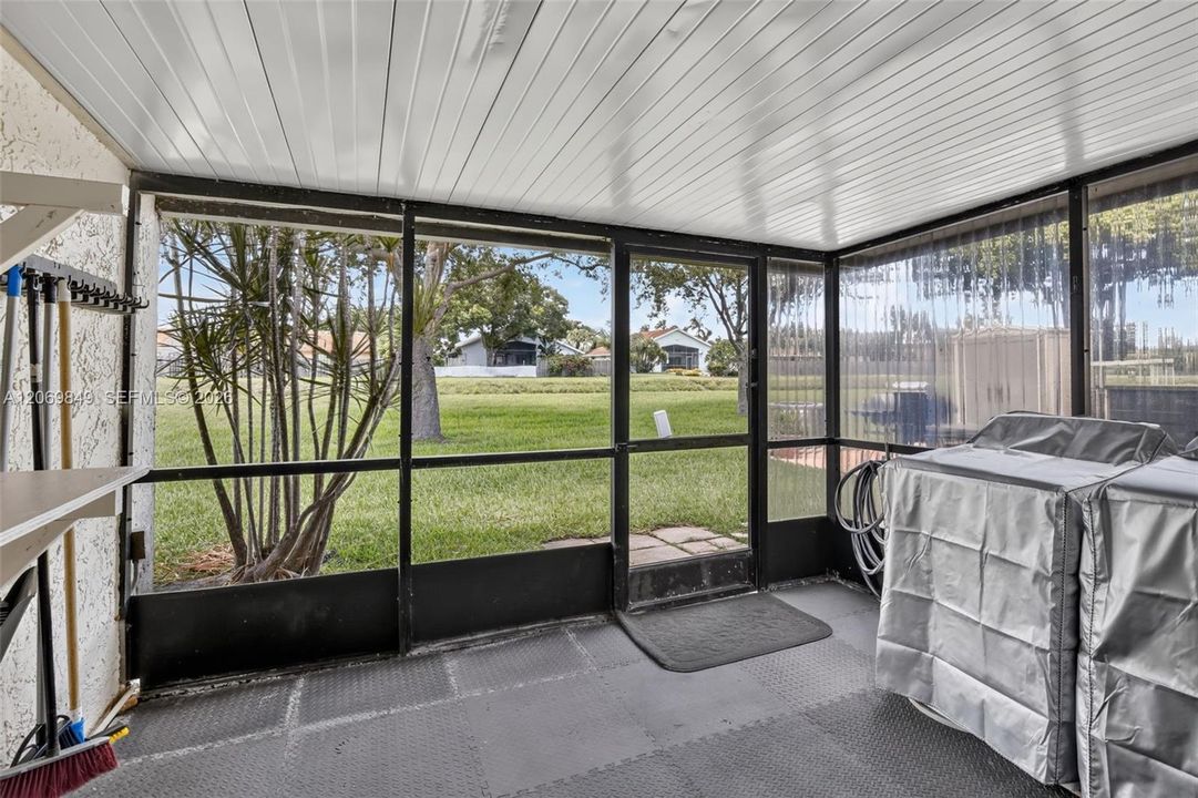 For Sale: $359,900 (3 beds, 2 baths, 1353 Square Feet)