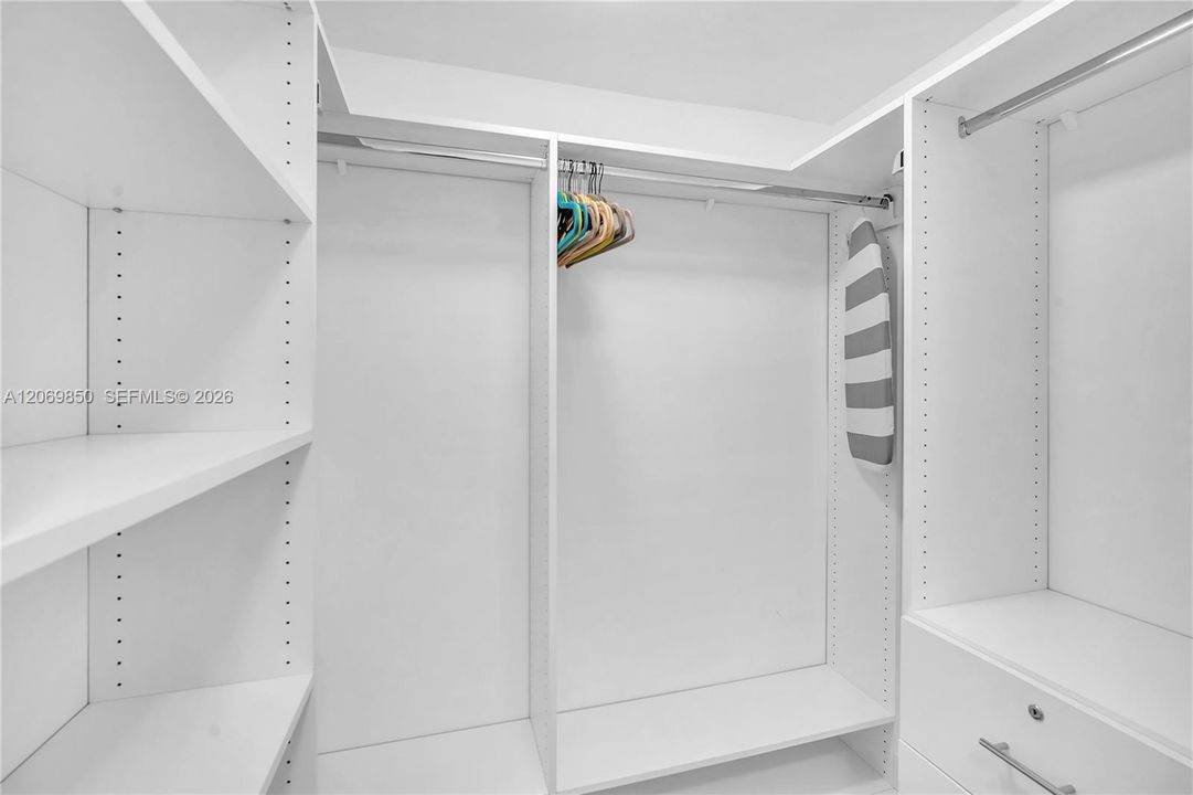 For Rent: $3,400 (2 beds, 2 baths, 1074 Square Feet)