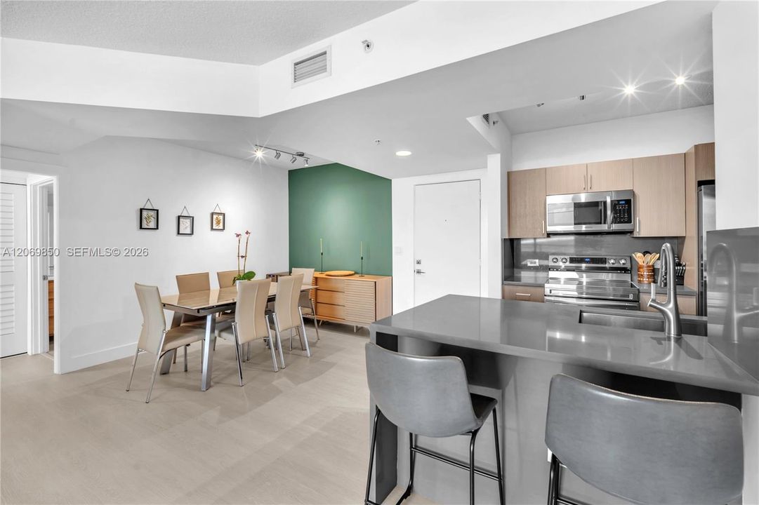 For Rent: $3,400 (2 beds, 2 baths, 1074 Square Feet)