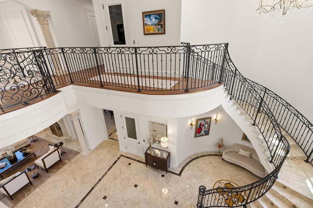 Foyer 8