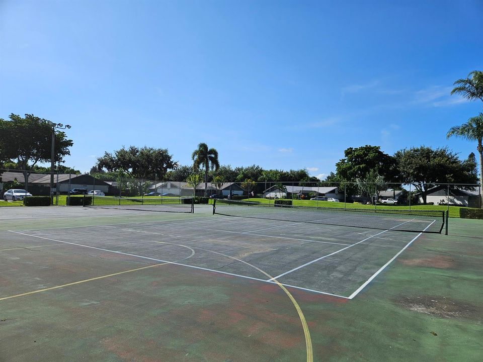 Community Tennis-Basketball Courts