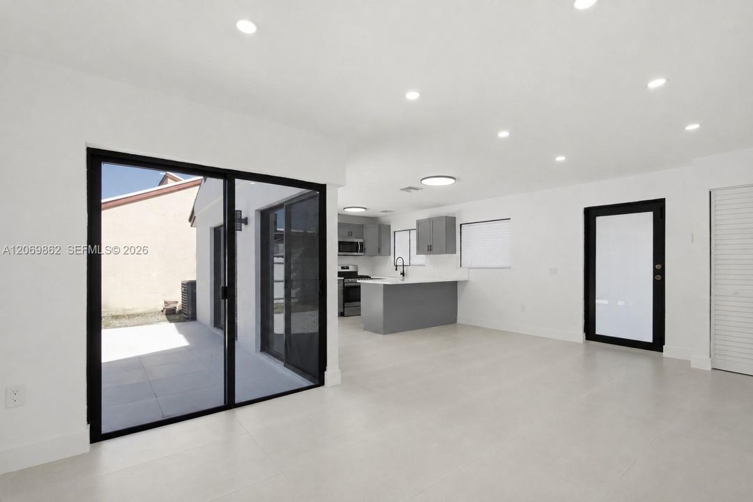 For Sale: $625,000 (3 beds, 2 baths, 1231 Square Feet)