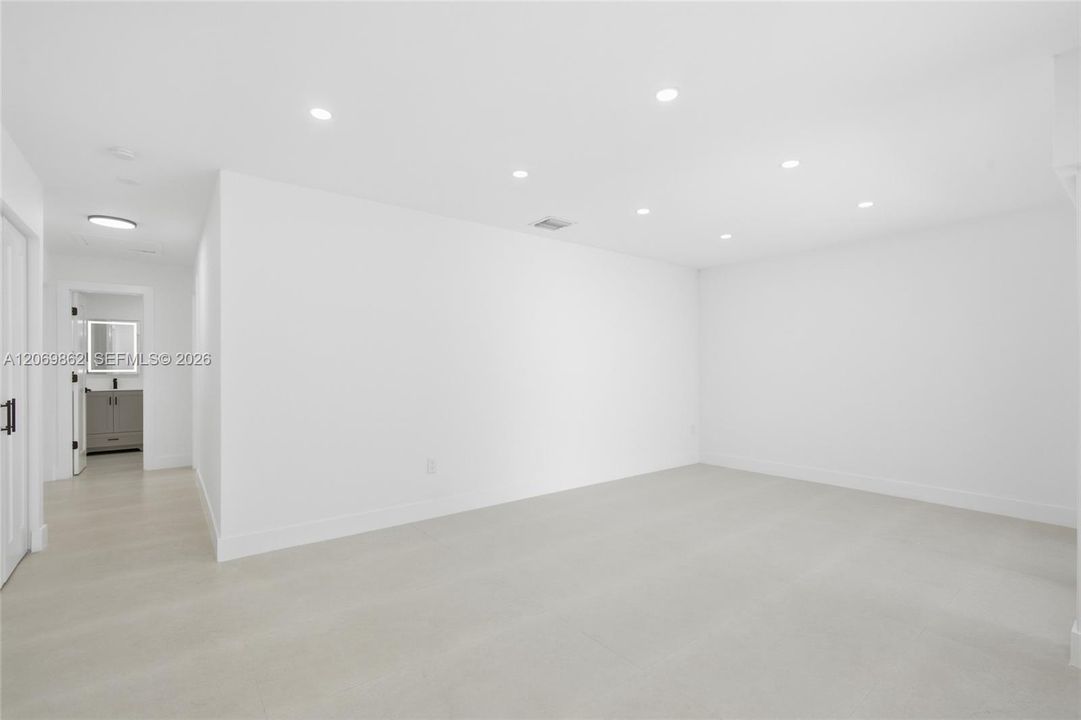 For Sale: $625,000 (3 beds, 2 baths, 1231 Square Feet)