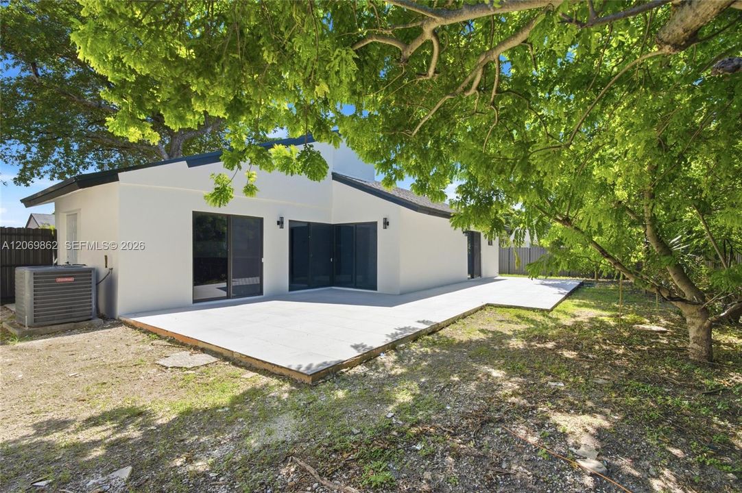 For Sale: $625,000 (3 beds, 2 baths, 1231 Square Feet)