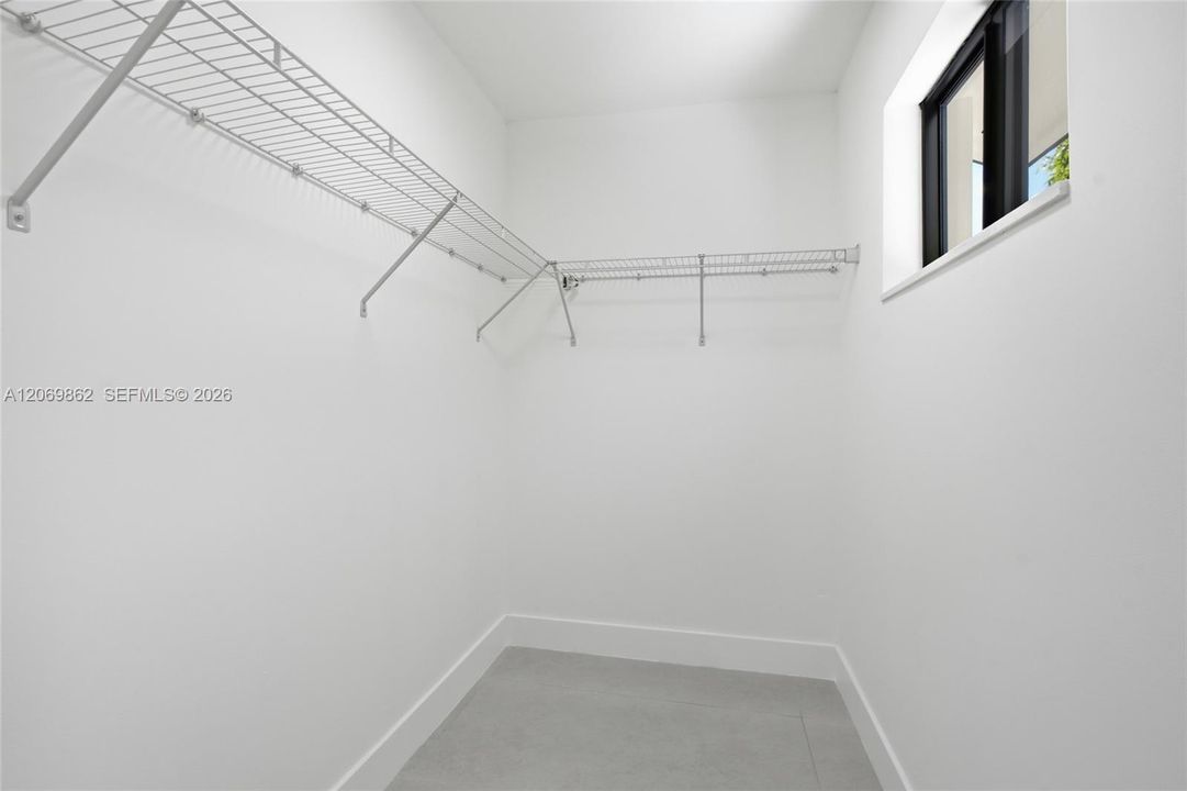For Sale: $625,000 (3 beds, 2 baths, 1231 Square Feet)