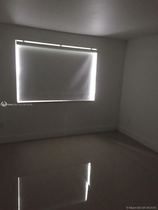 For Rent: $2,100 (1 beds, 1 baths, 780 Square Feet)