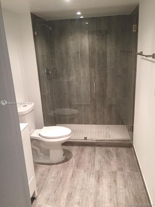 For Rent: $2,100 (1 beds, 1 baths, 780 Square Feet)