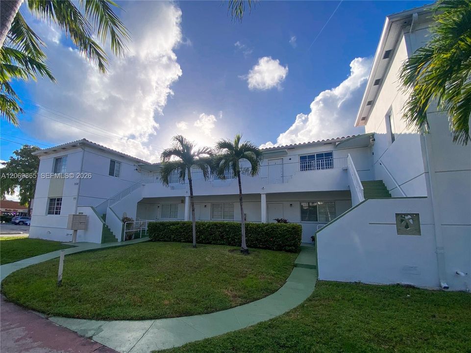 For Rent: $1,850 (1 beds, 1 baths, 6999 Square Feet)