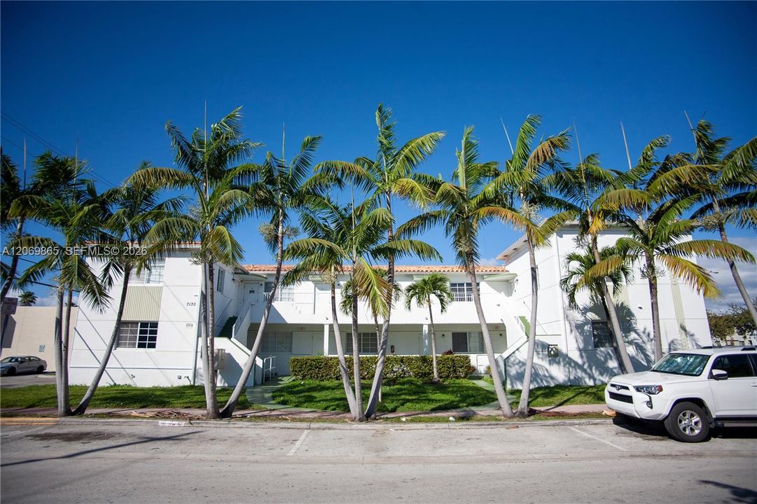 For Rent: $1,850 (1 beds, 1 baths, 6999 Square Feet)