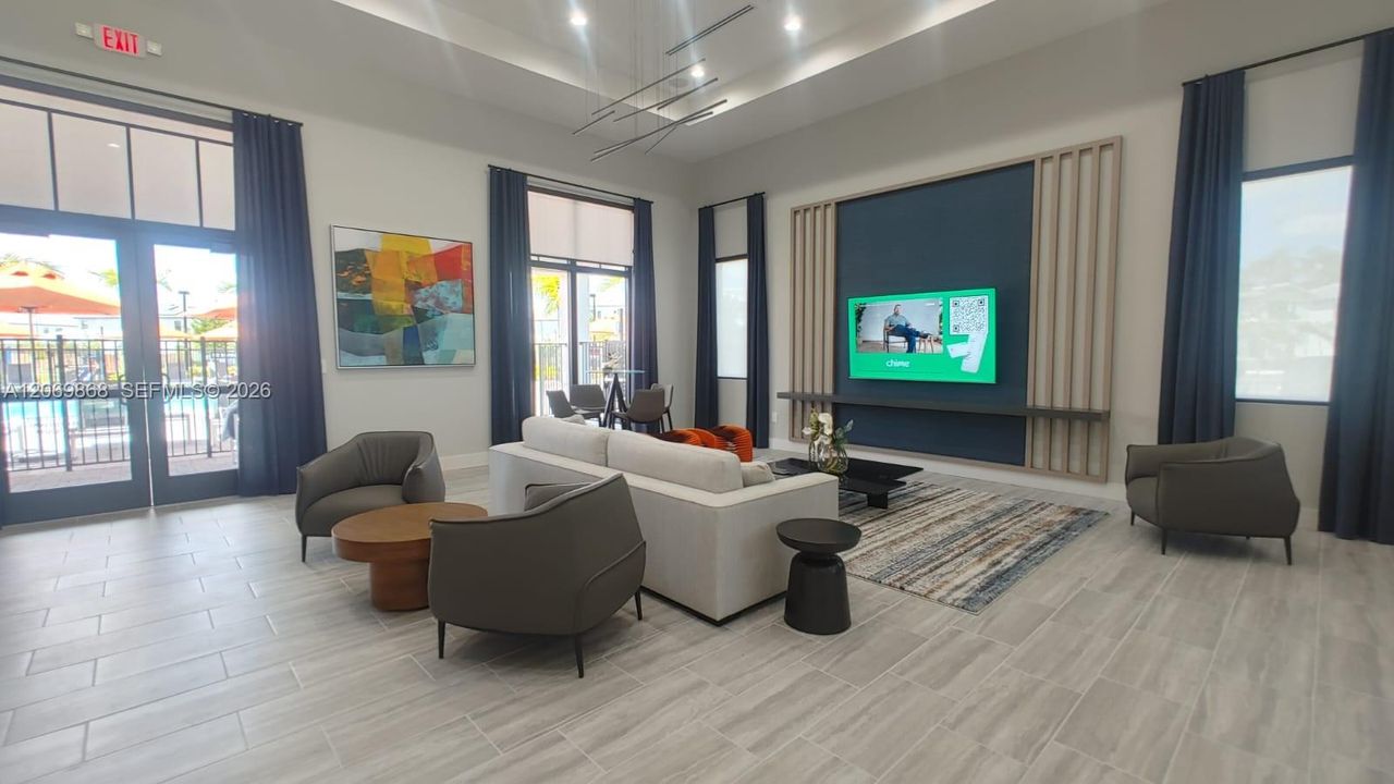 For Rent: $2,450 (3 beds, 2 baths, 1328 Square Feet)