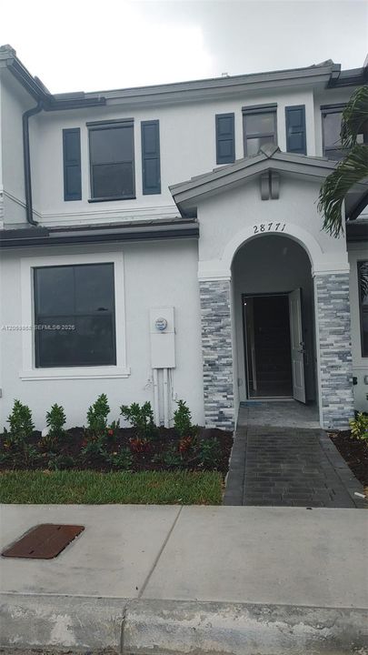 For Rent: $2,450 (3 beds, 2 baths, 1328 Square Feet)