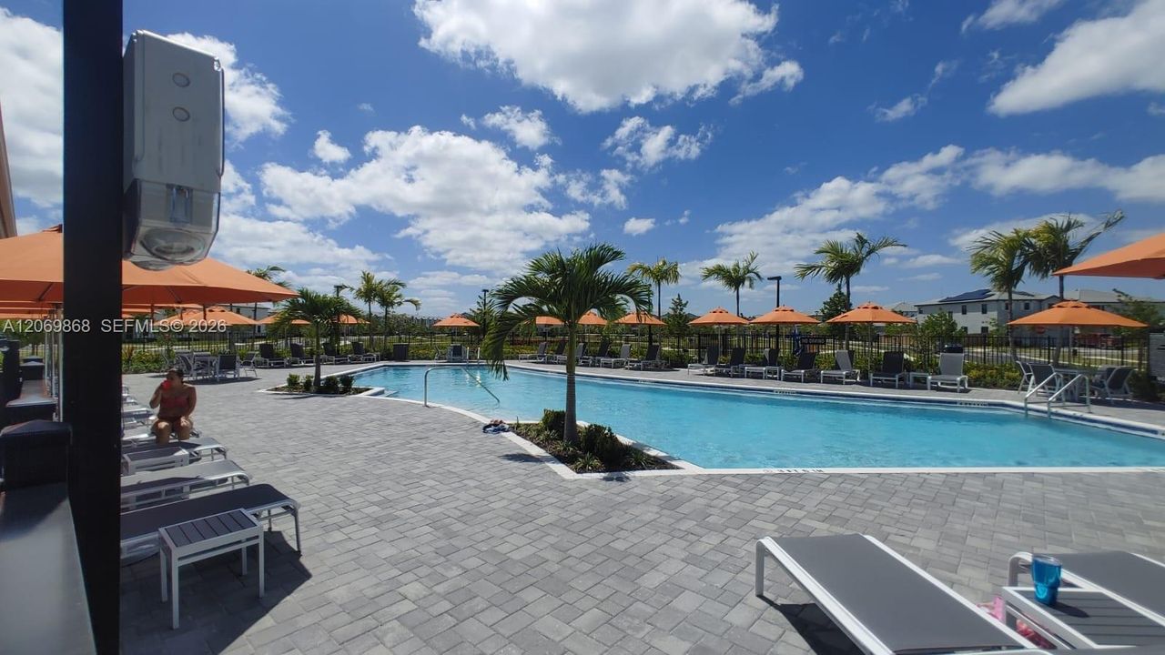 For Rent: $2,450 (3 beds, 2 baths, 1328 Square Feet)