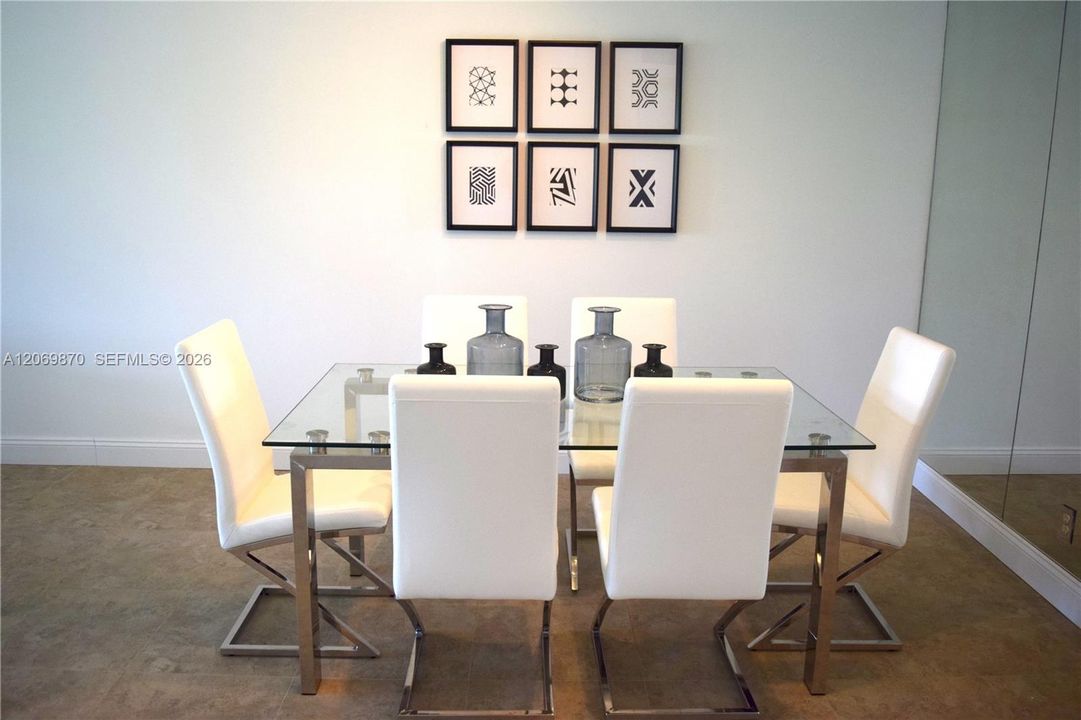 For Sale: $230,000 (2 beds, 2 baths, 1160 Square Feet)