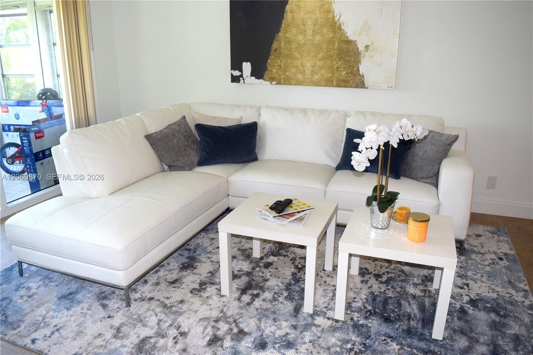 For Sale: $230,000 (2 beds, 2 baths, 1160 Square Feet)