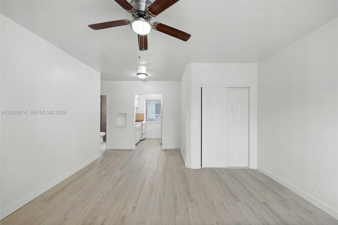 For Rent: $1,400 (0 beds, 1 baths, 550 Square Feet)