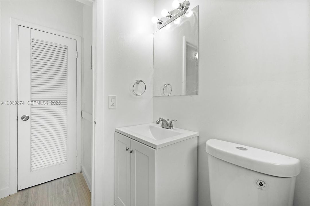For Rent: $1,400 (0 beds, 1 baths, 550 Square Feet)