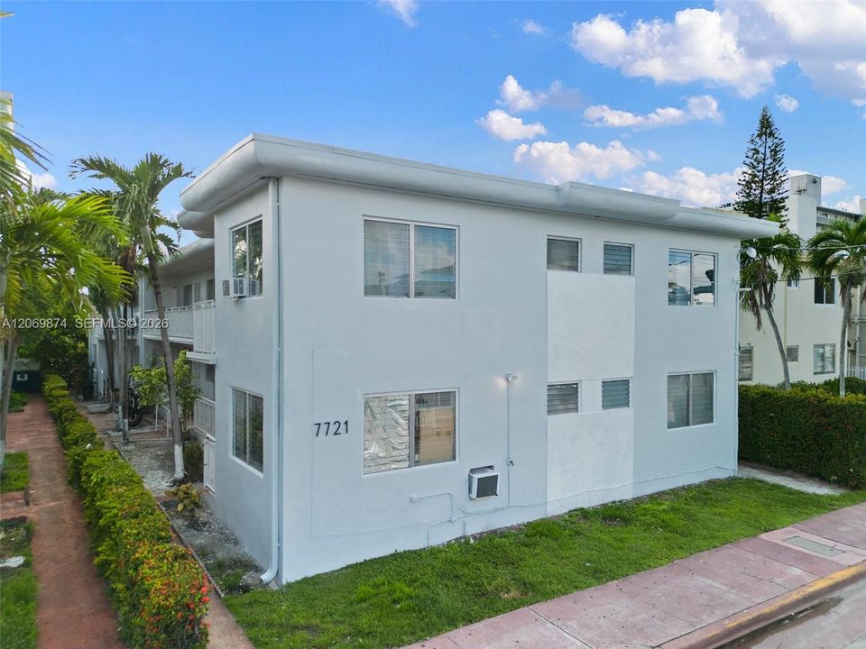 For Rent: $1,400 (0 beds, 1 baths, 550 Square Feet)