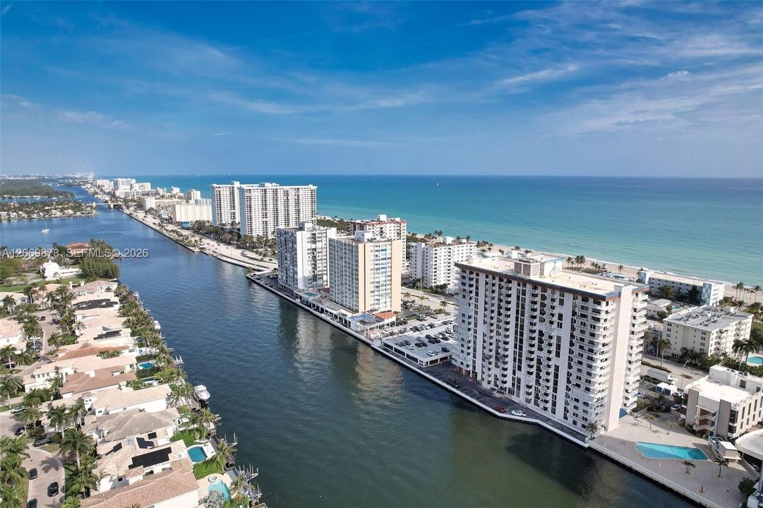 En Venta: $449,000 (2 camas, 2 baños, 1254 Pies cuadrados)