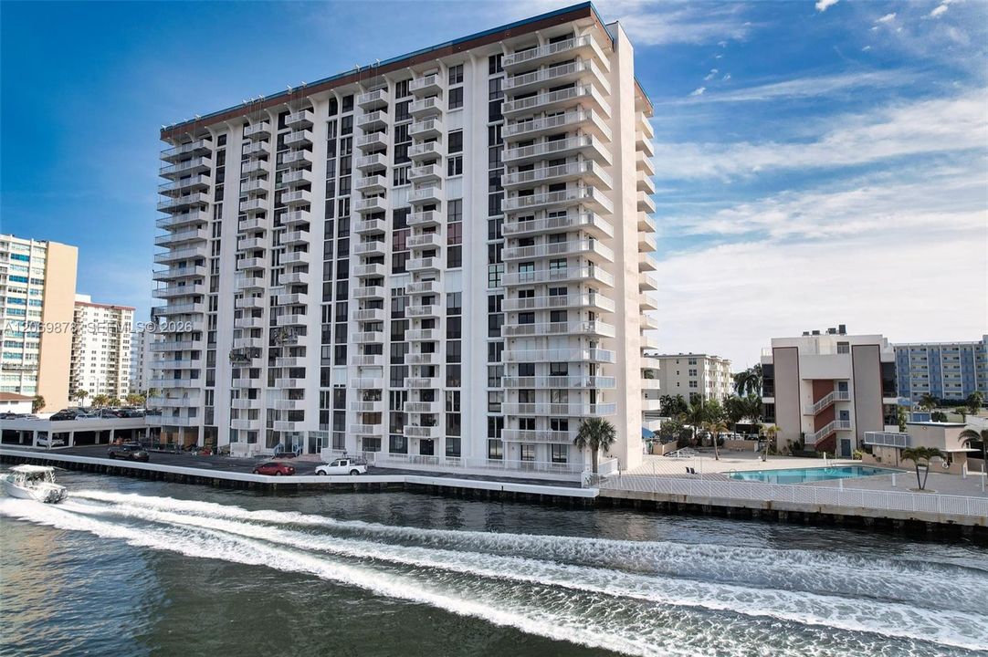 En Venta: $449,000 (2 camas, 2 baños, 1254 Pies cuadrados)