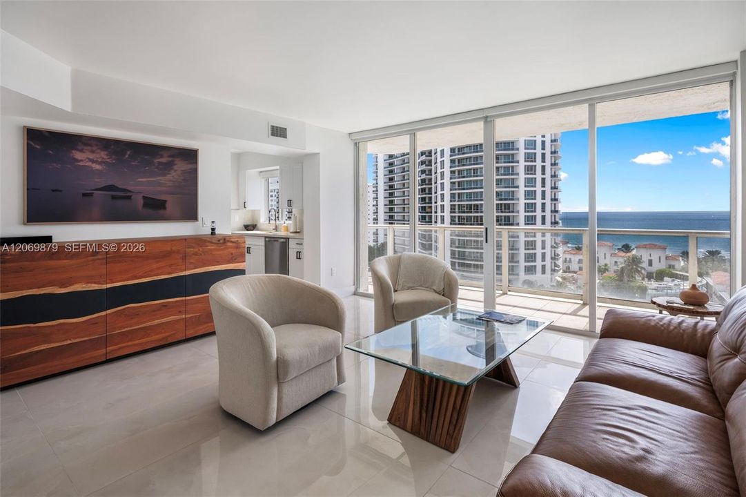 En Venta: $689,000 (2 camas, 2 baños, 970 Pies cuadrados)