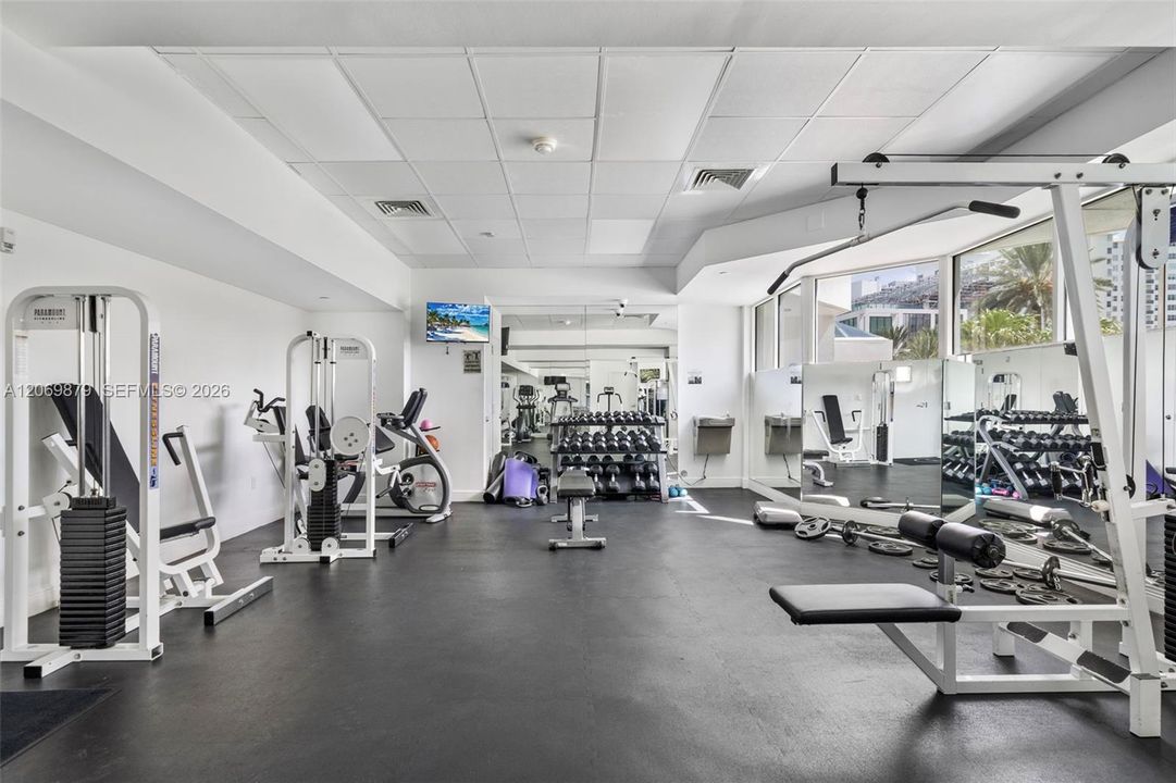 En Venta: $689,000 (2 camas, 2 baños, 970 Pies cuadrados)