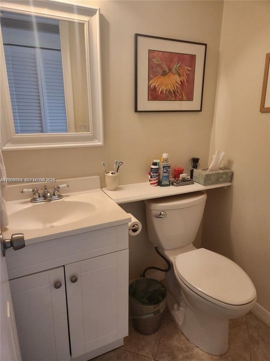 For Sale: $138,500 (1 beds, 1 baths, 700 Square Feet)