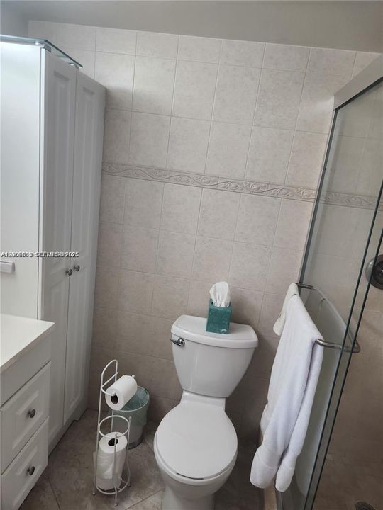 For Sale: $138,500 (1 beds, 1 baths, 700 Square Feet)