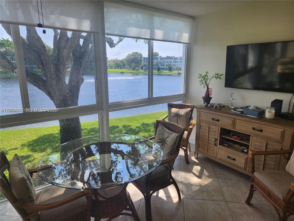 For Sale: $138,500 (1 beds, 1 baths, 700 Square Feet)