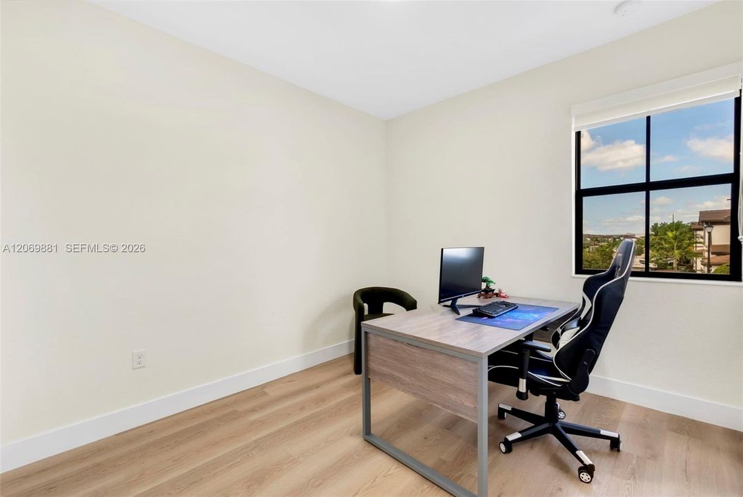 For Sale: $514,999 (3 beds, 2 baths, 1650 Square Feet)
