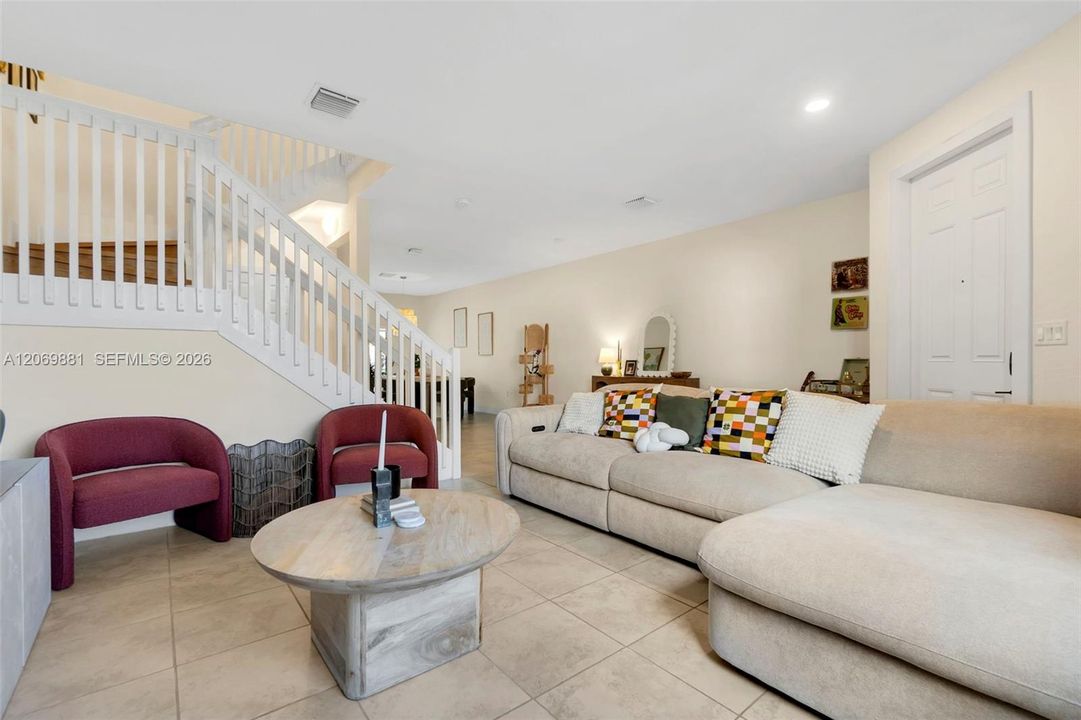 For Sale: $514,999 (3 beds, 2 baths, 1650 Square Feet)