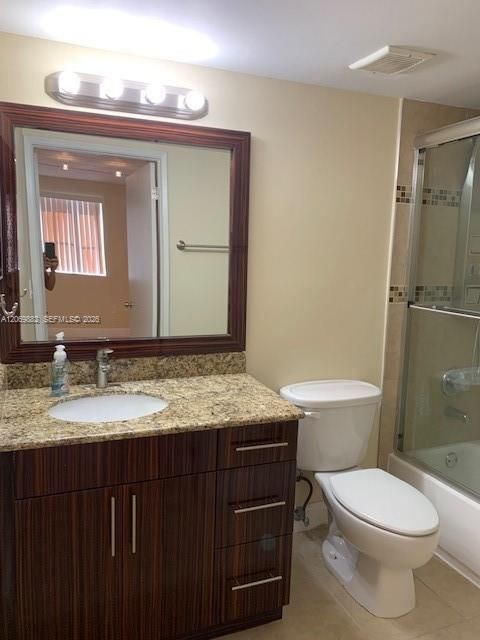For Rent: $1,800 (1 beds, 1 baths, 749 Square Feet)