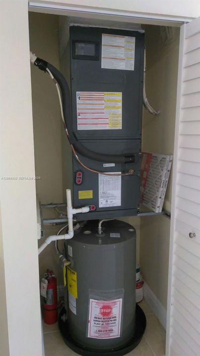 For Rent: $1,800 (1 beds, 1 baths, 749 Square Feet)
