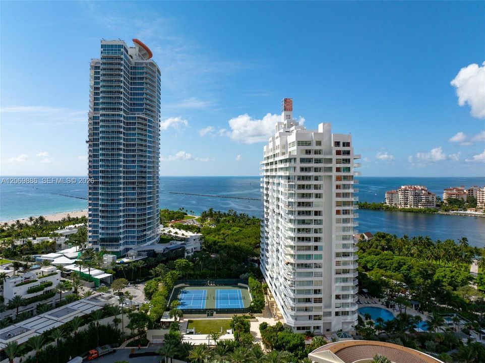 For Sale: $1,250,000 (2 beds, 2 baths, 1042 Square Feet)