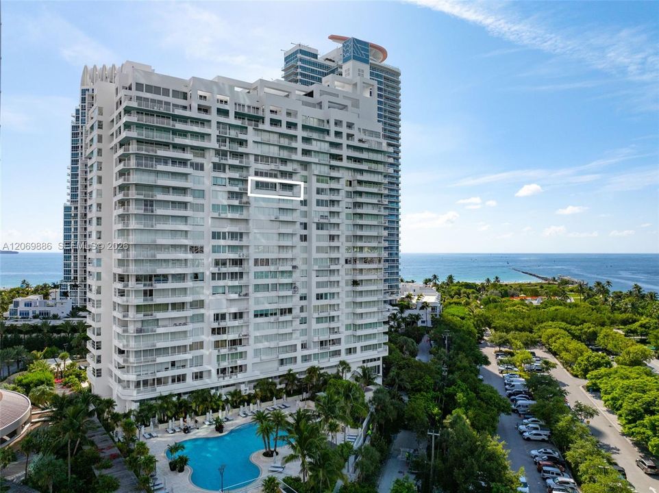 For Sale: $1,250,000 (2 beds, 2 baths, 1042 Square Feet)